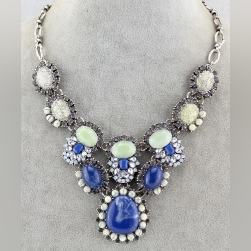 SOLD CHLOE & ISABEL TANGIER SOLADITE CHAMPAGNE CRYSTAL SILVER STATEMENT NECKL… - Picture 4 of 16